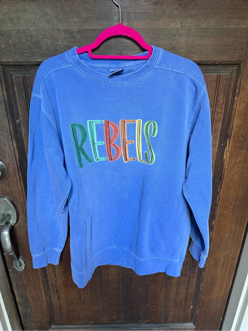 REBELS Comfort Color Sweatshirt, size M, EUC